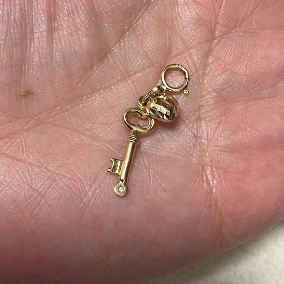 14K Gold MILOR ITALY Diamond Key & Heart combo charm - Picture 15 of 16